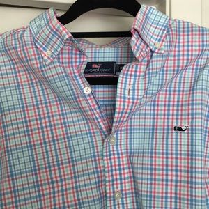 Vineyard Vines Button Down Medium